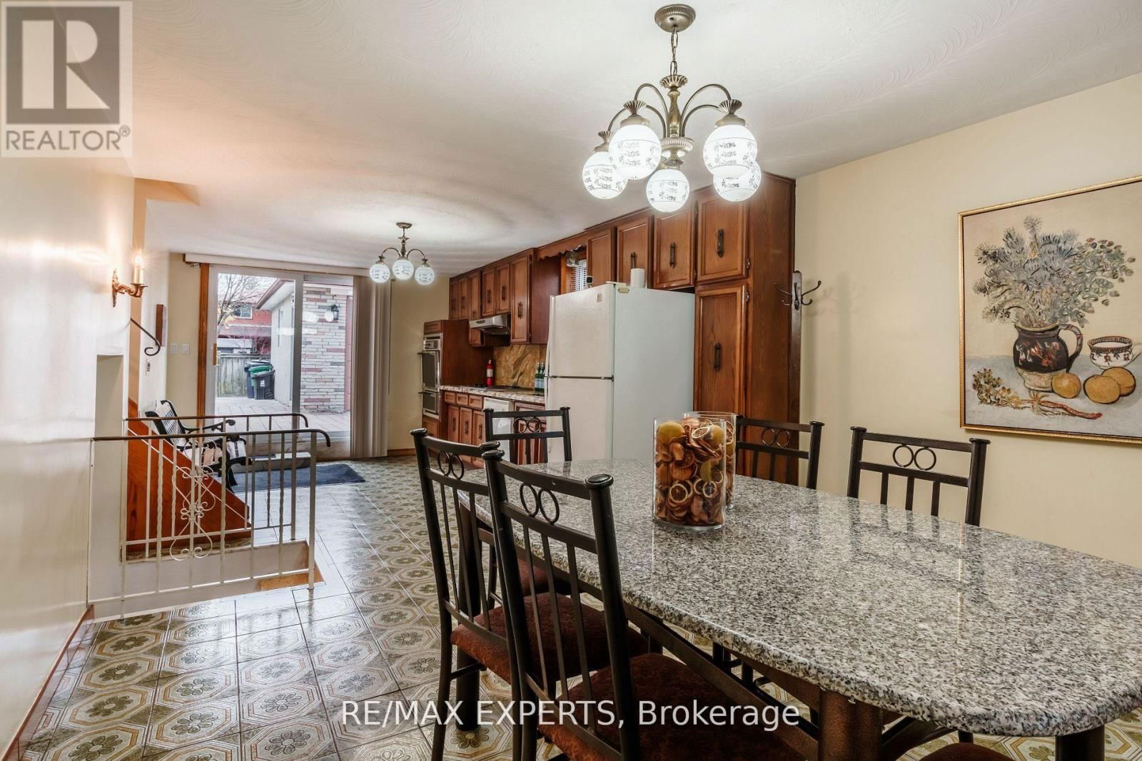 1 CRESTON ROAD Image 30