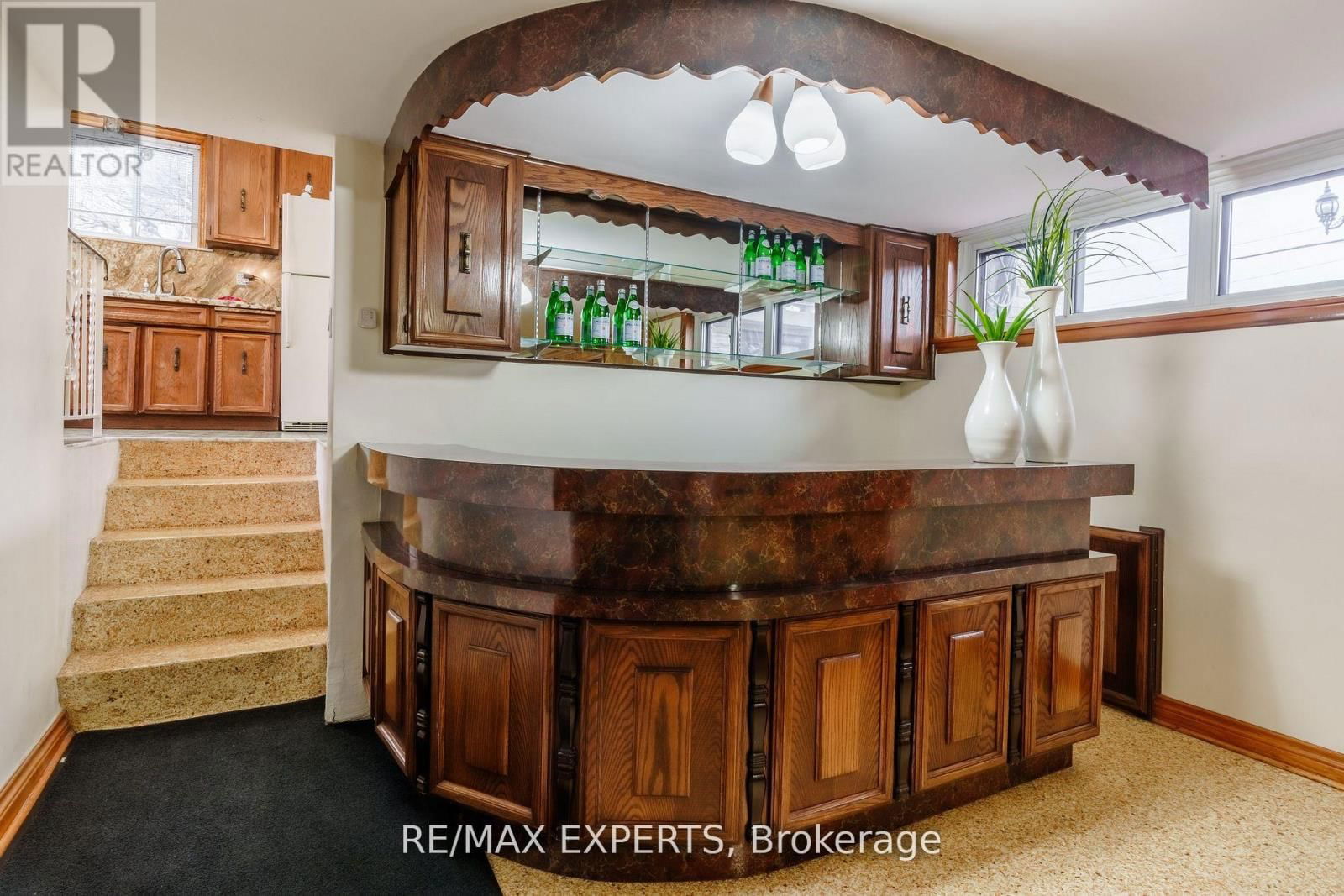 1 CRESTON ROAD Image 32