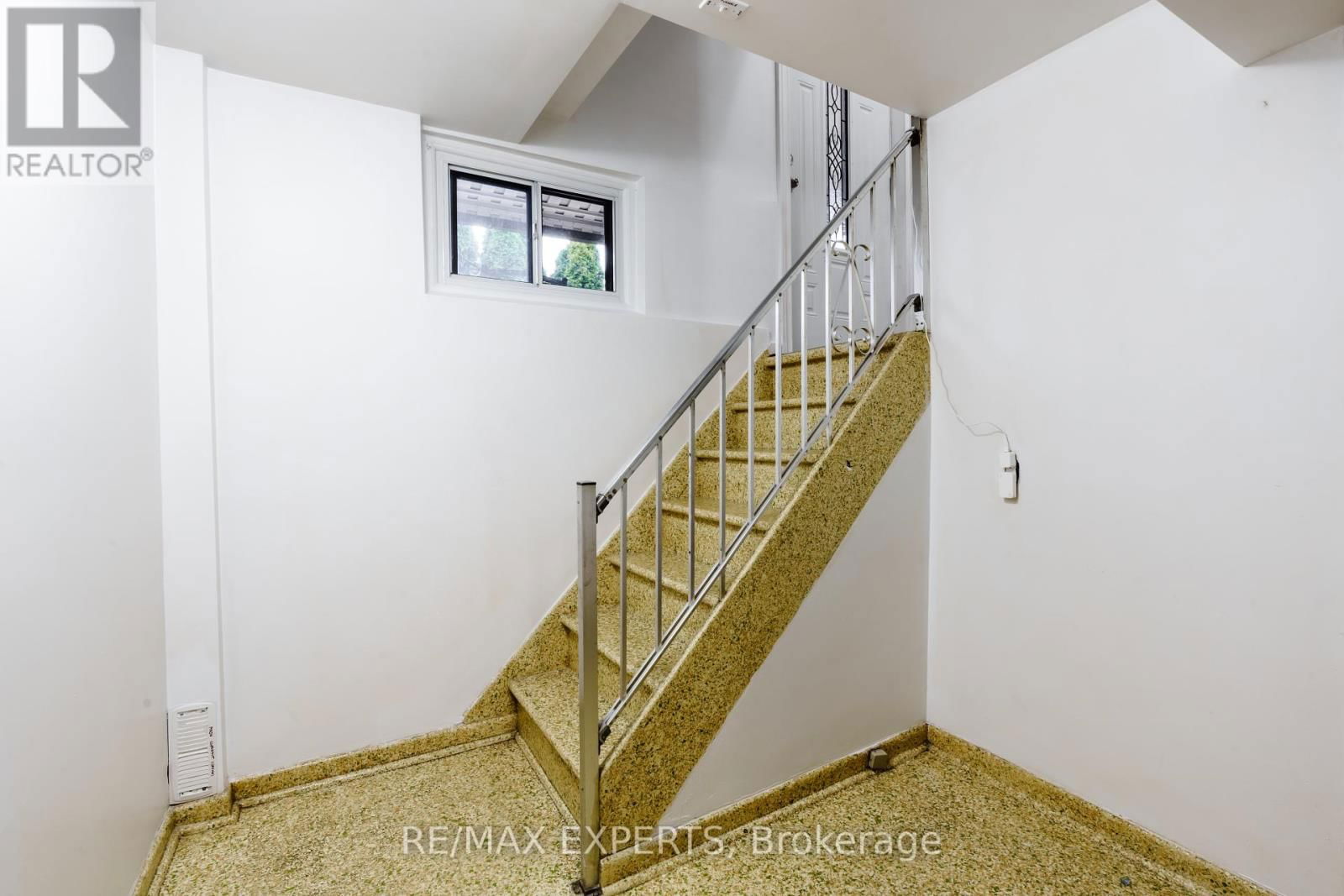 1 CRESTON ROAD Image 40