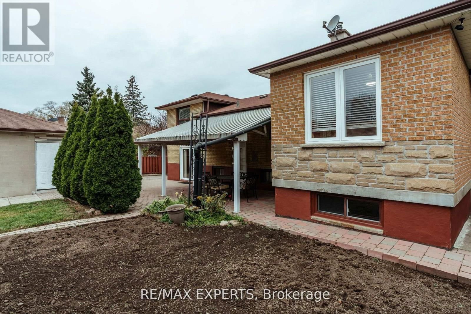 1 CRESTON ROAD Image 44