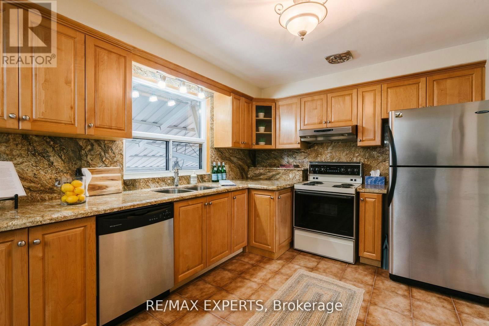 1 CRESTON ROAD Image 9