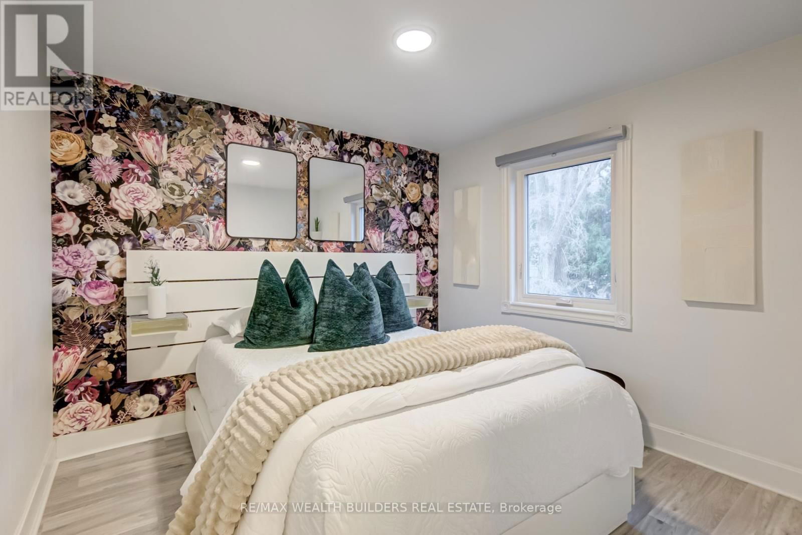 23 VAN STASSEN BOULEVARD Image 18