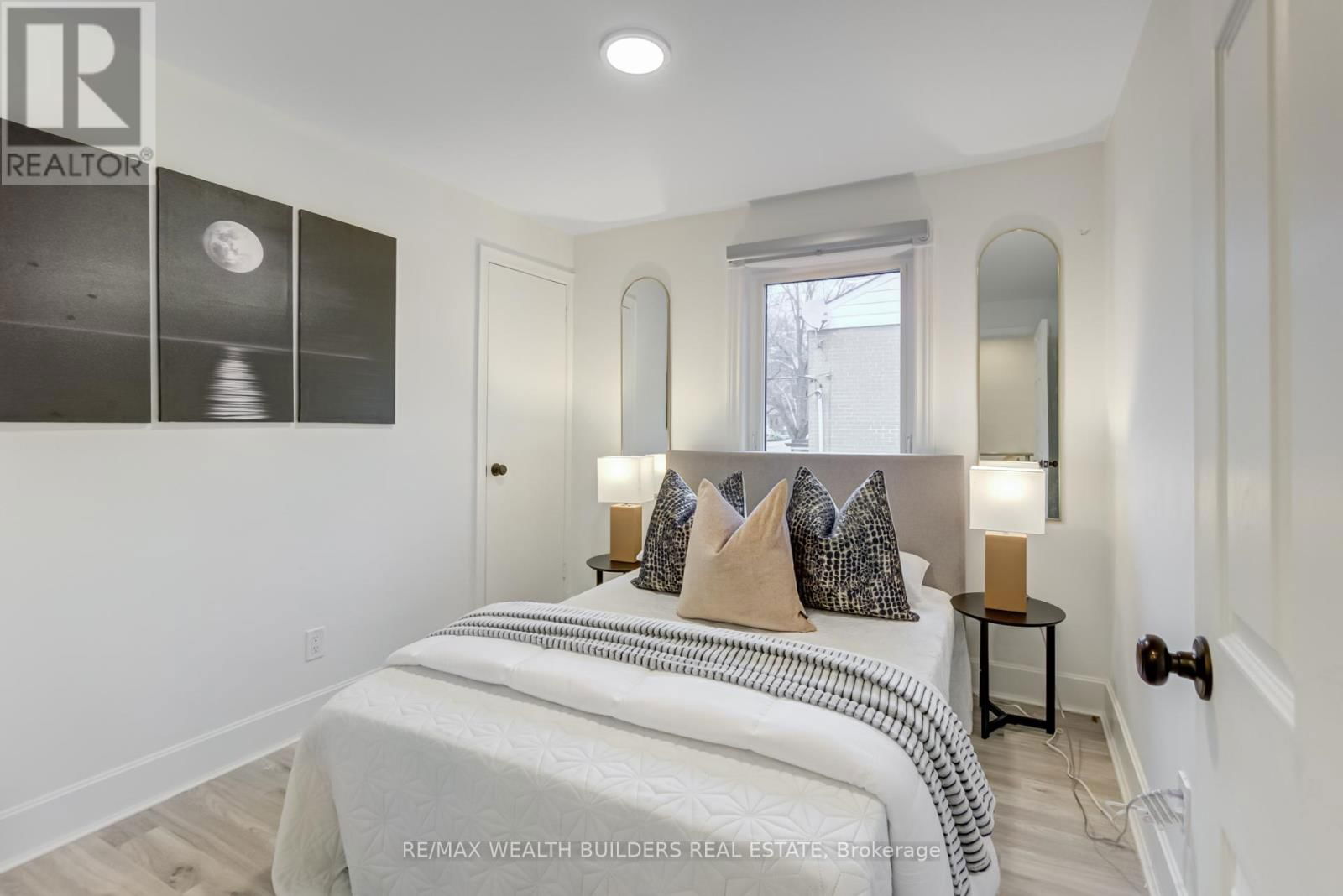 23 VAN STASSEN BOULEVARD Image 21