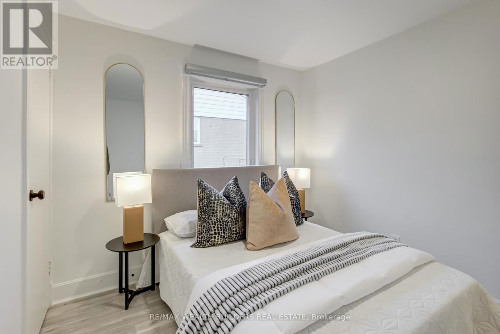 23 VAN STASSEN BOULEVARD Image 22