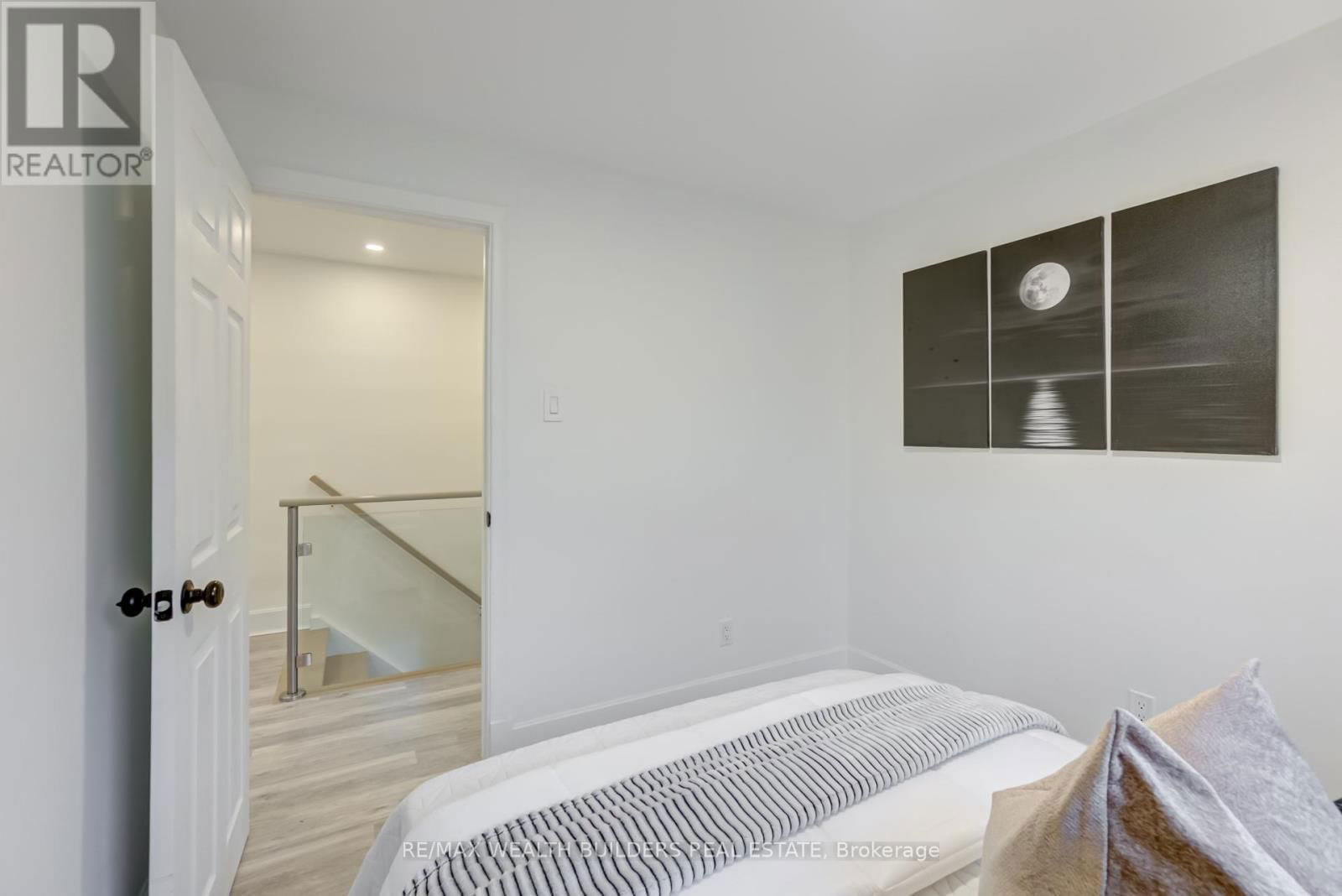 23 VAN STASSEN BOULEVARD Image 23