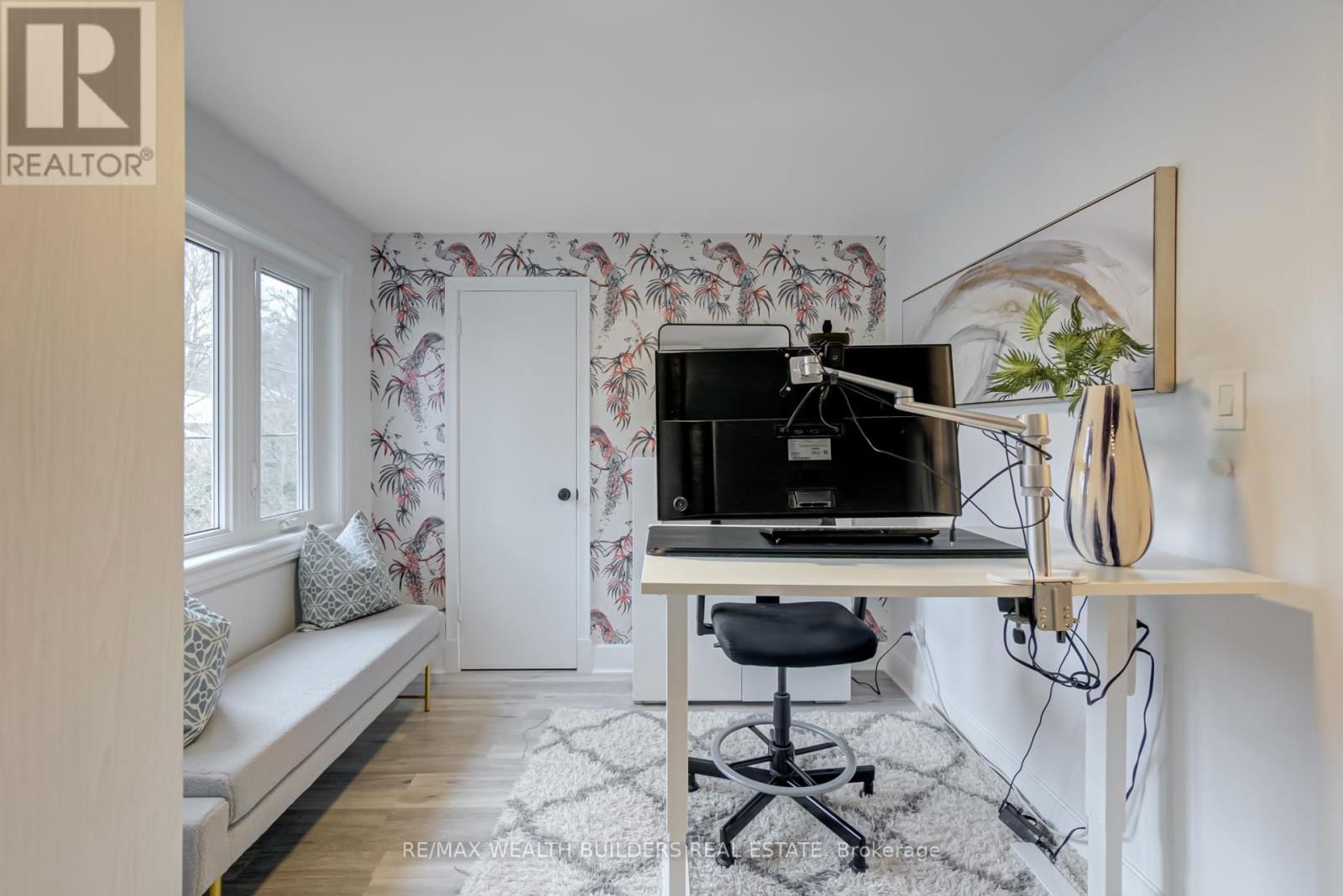 23 VAN STASSEN BOULEVARD Image 25