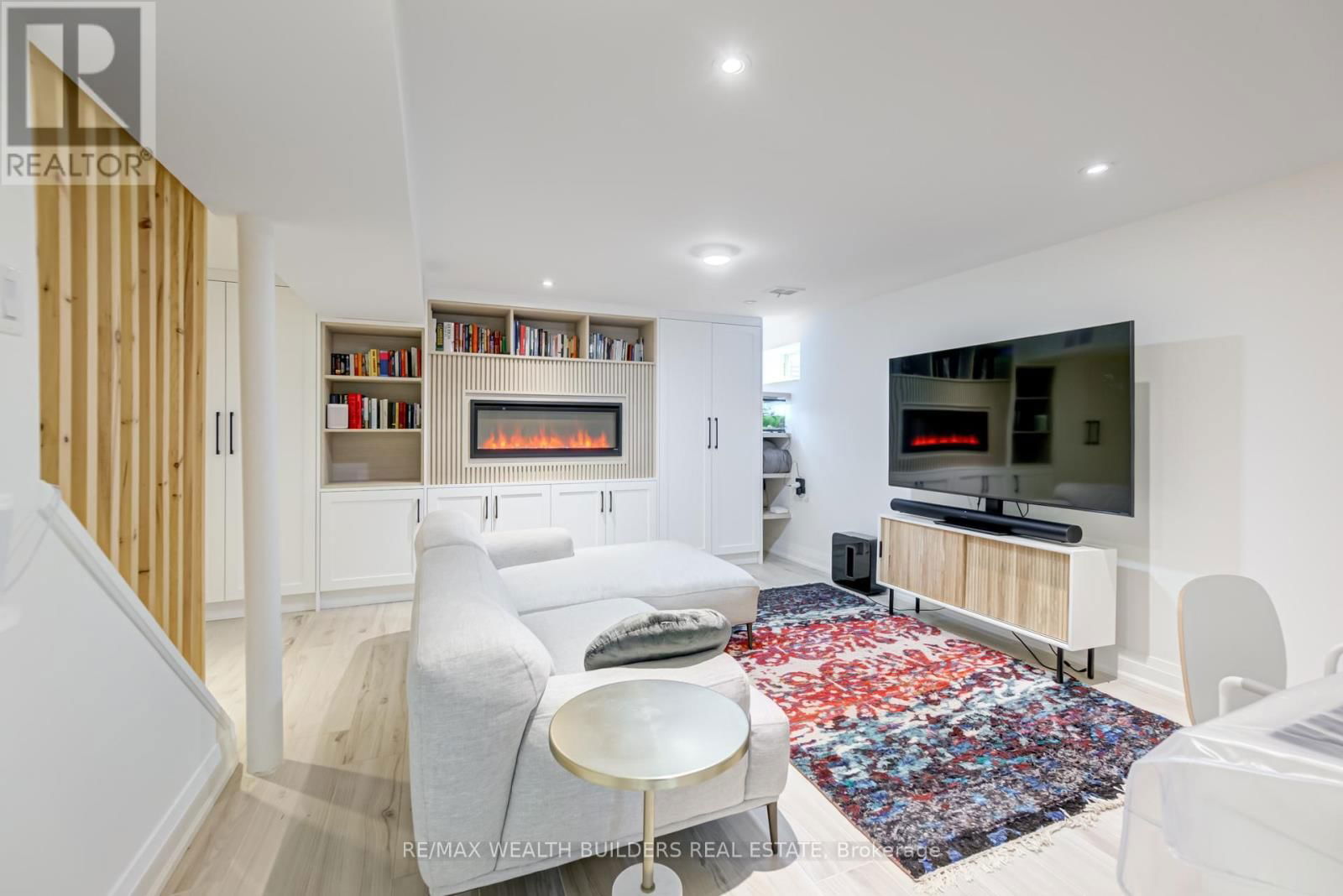 23 VAN STASSEN BOULEVARD Image 32