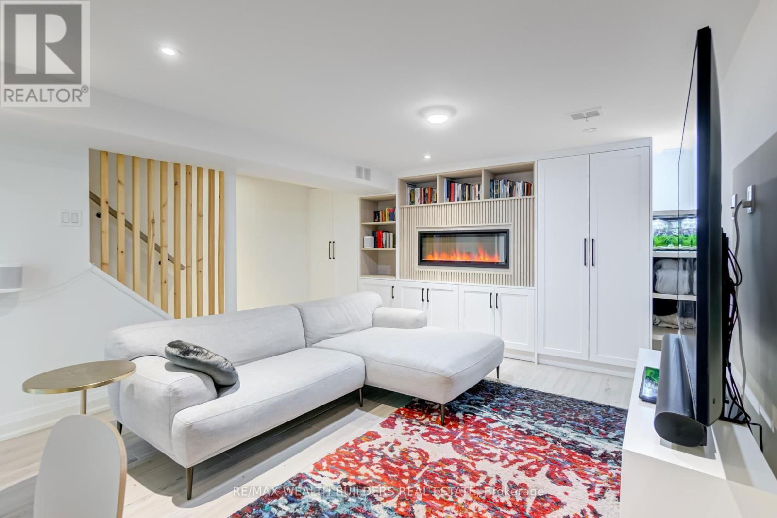 23 VAN STASSEN BOULEVARD Image 33