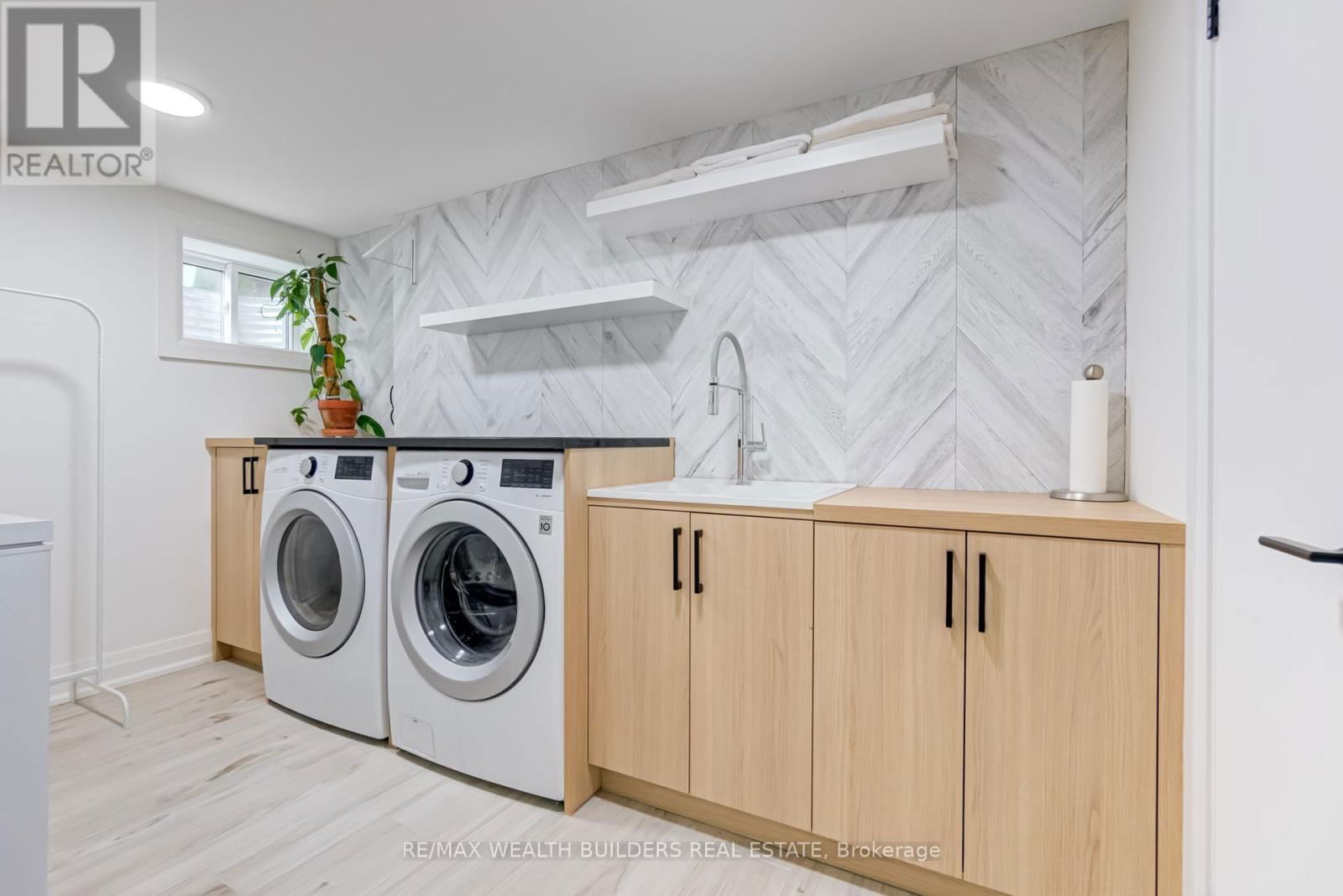 23 VAN STASSEN BOULEVARD Image 36