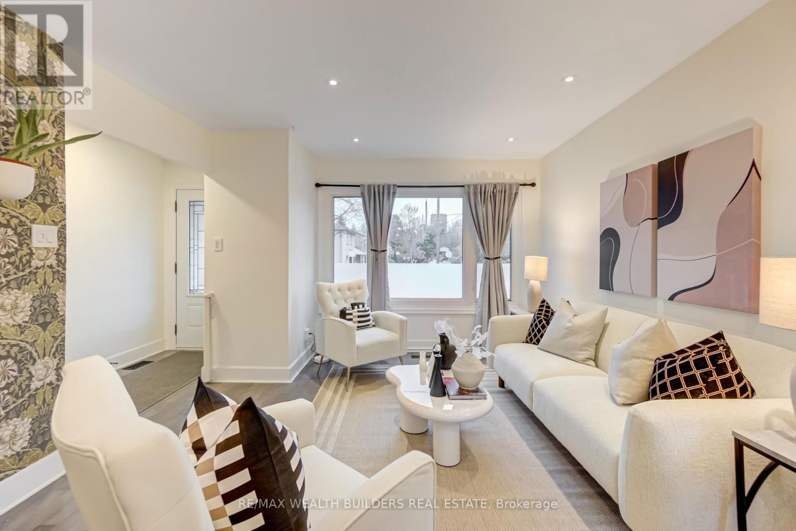 23 VAN STASSEN BOULEVARD Image 4