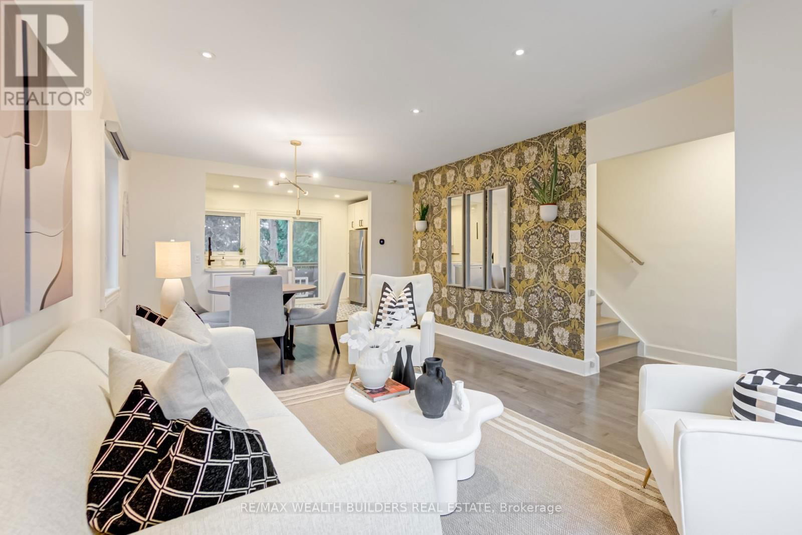 23 VAN STASSEN BOULEVARD Image 7