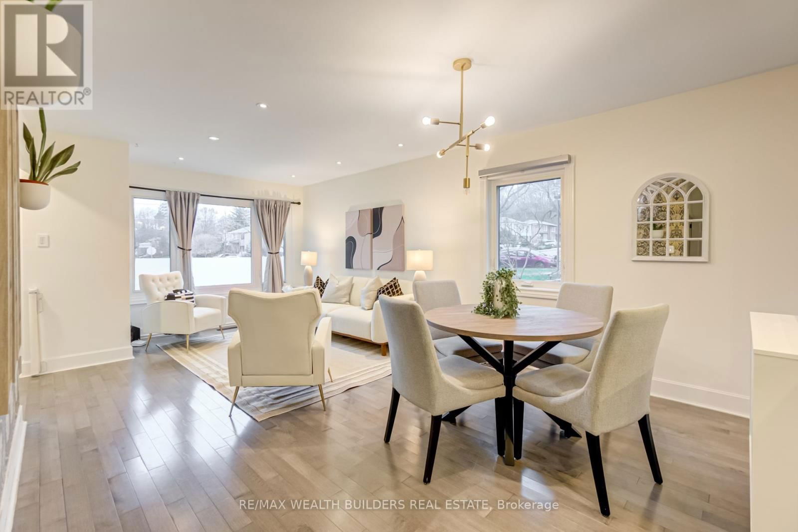 23 VAN STASSEN BOULEVARD Image 9