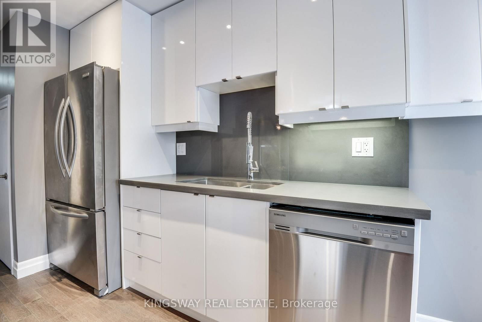 2 - 21 SPRINGHURST AVENUE Image 17