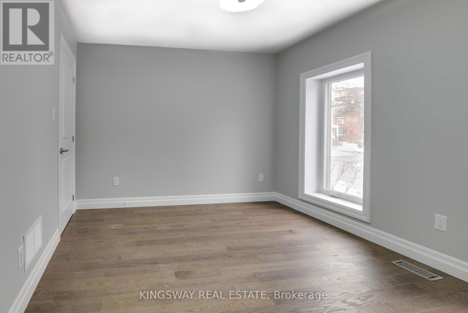 2 - 21 SPRINGHURST AVENUE Image 5