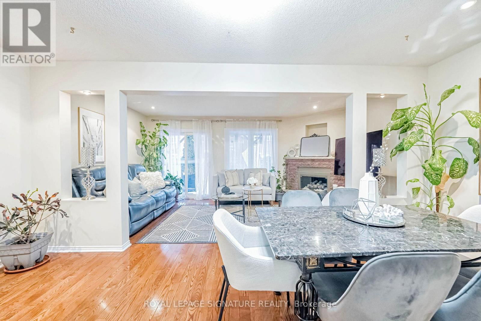 554 GALAXY COURT Image 12