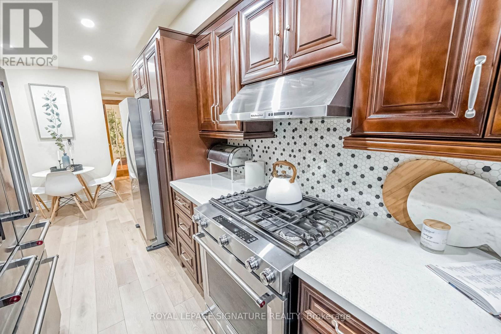 554 GALAXY COURT Image 15
