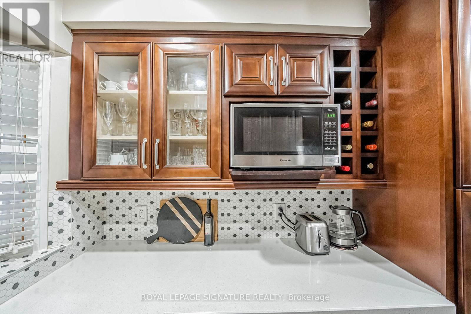 554 GALAXY COURT Image 16