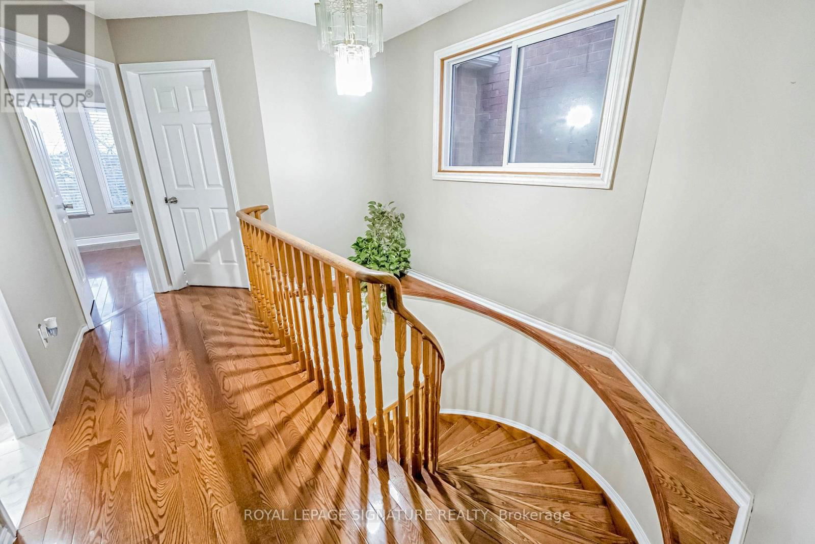 554 GALAXY COURT Image 23