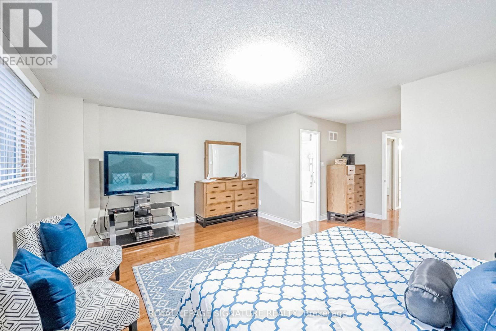 554 GALAXY COURT Image 29