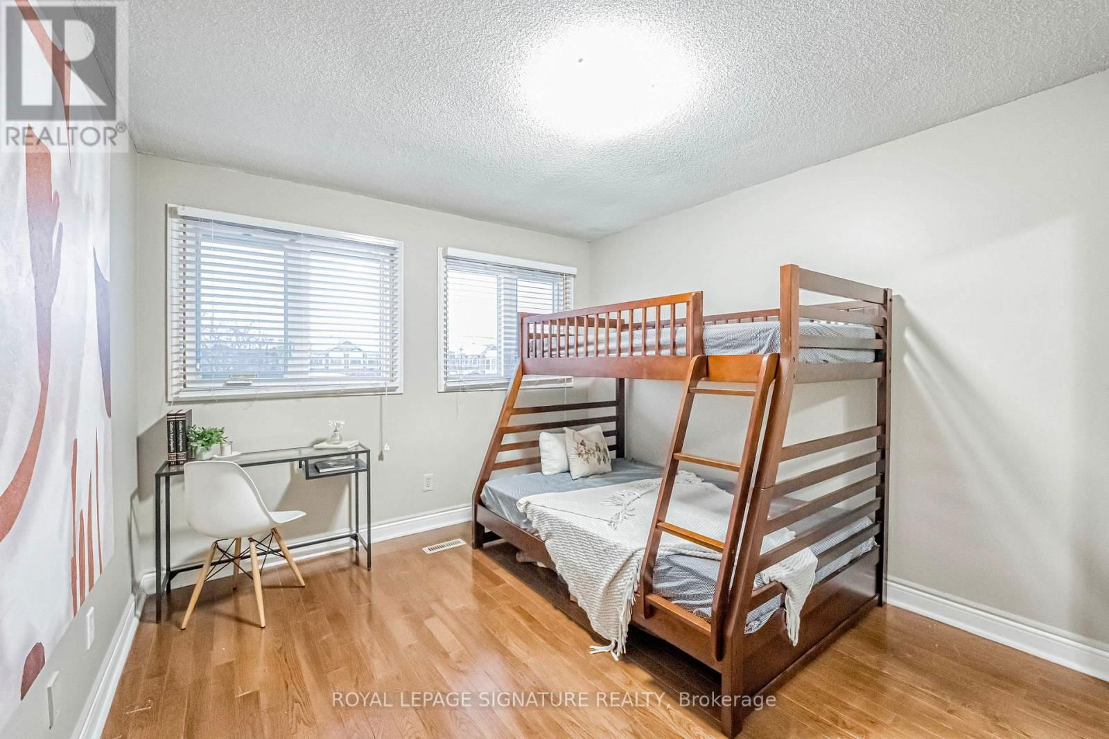 554 GALAXY COURT Image 31