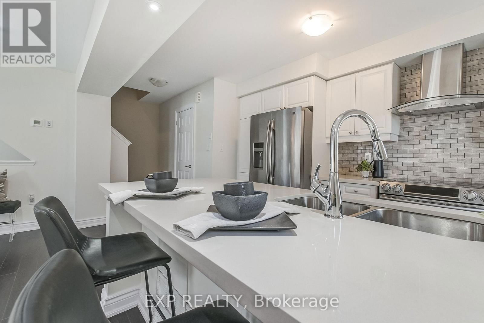 979 NADALIN HEIGHTS Image 16