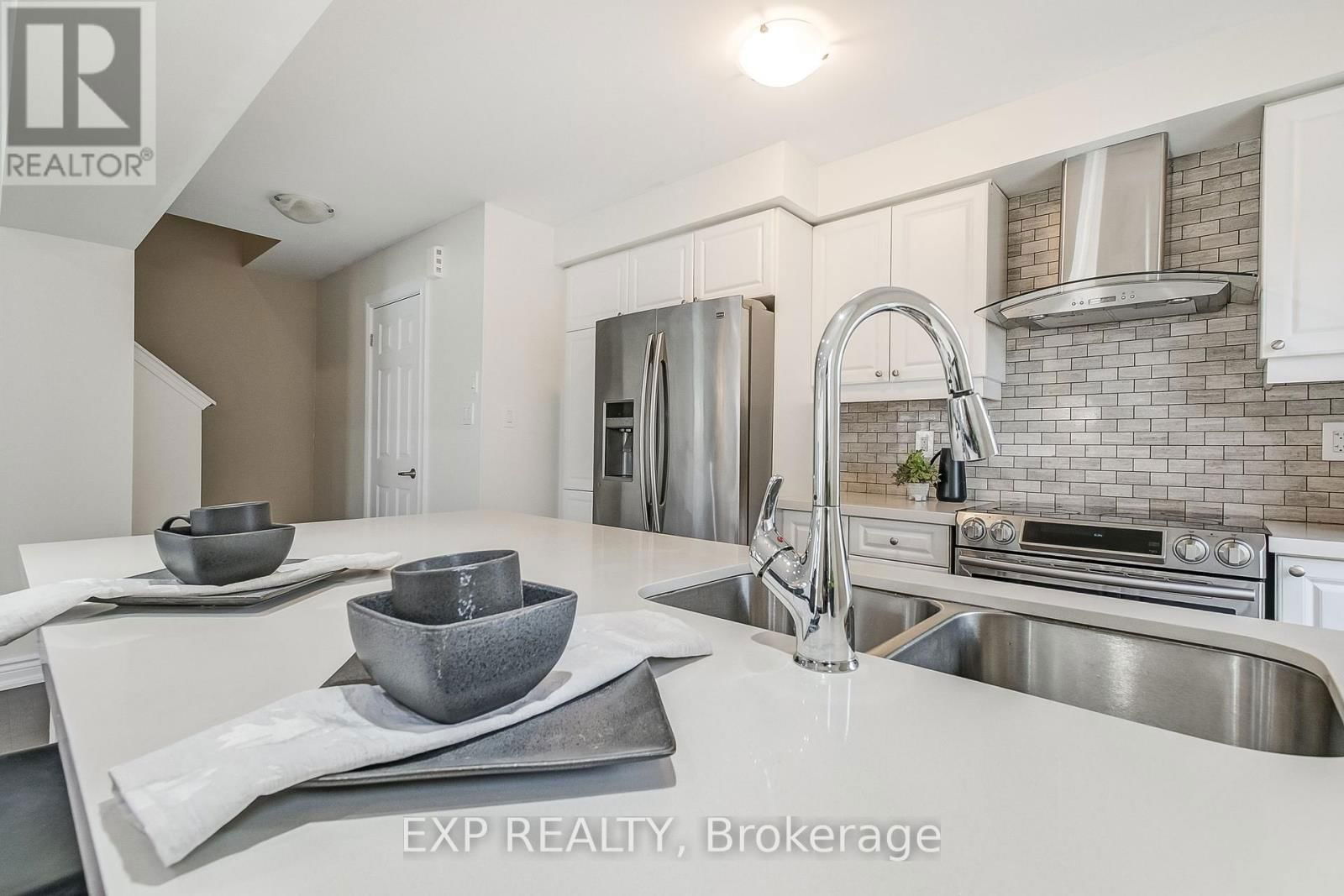 979 NADALIN HEIGHTS Image 17