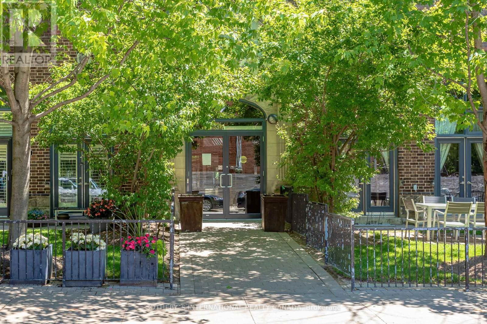 402 - 369 SORAUREN AVENUE Image 3
