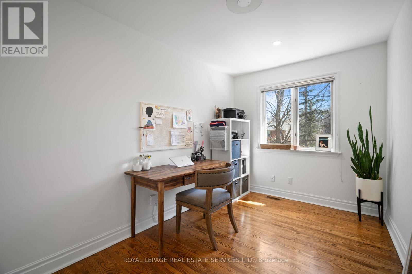 39 SOUTH KINGSLEA DRIVE Image 32