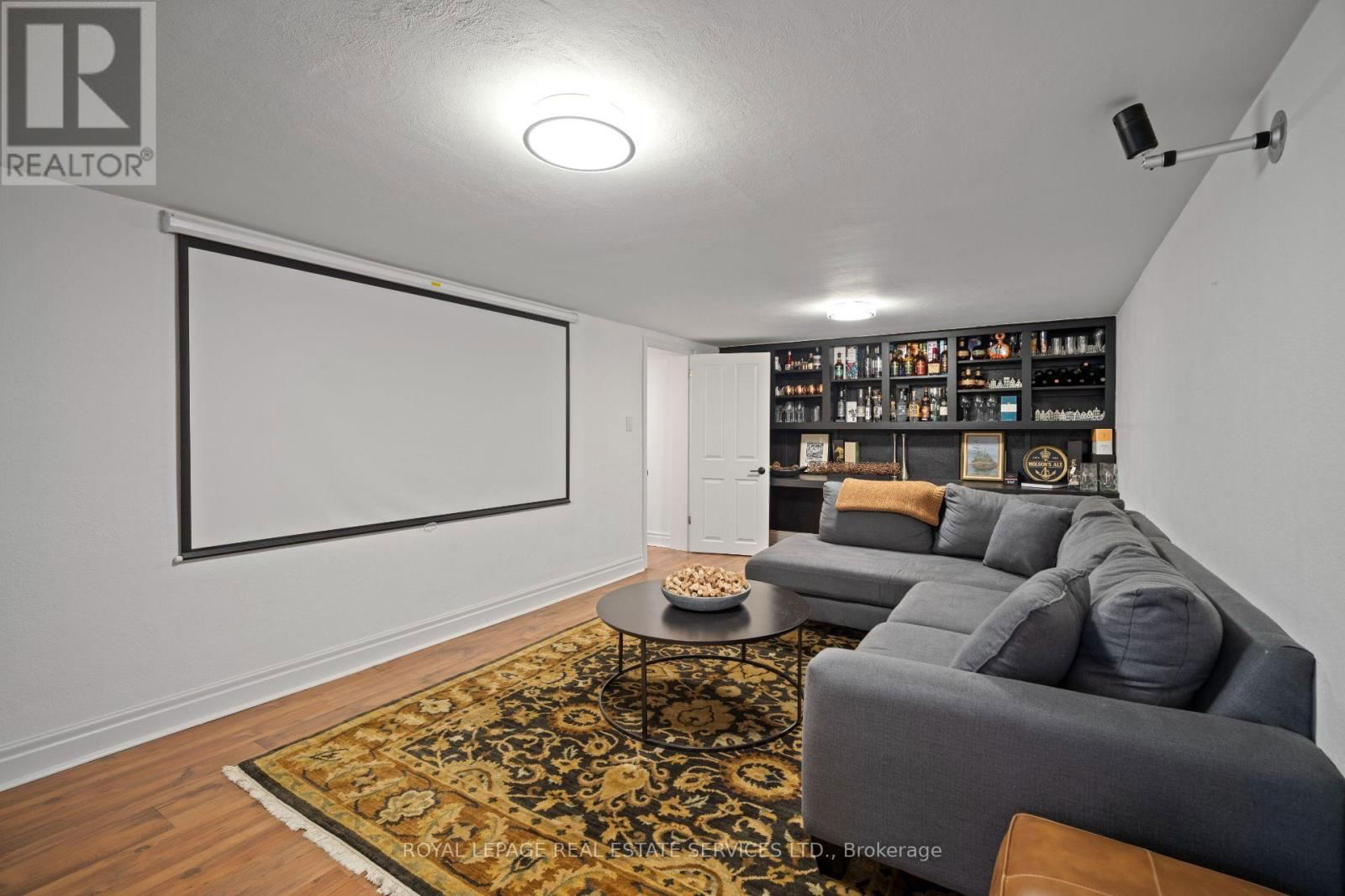 39 SOUTH KINGSLEA DRIVE Image 34