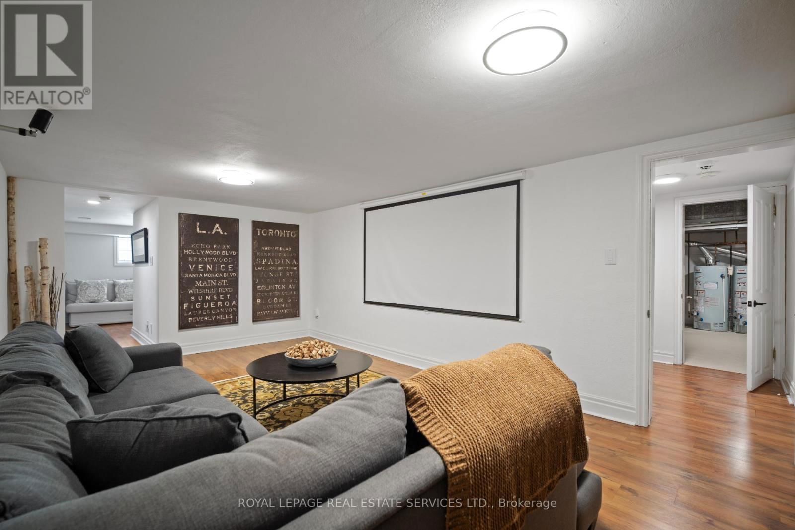 39 SOUTH KINGSLEA DRIVE Image 35