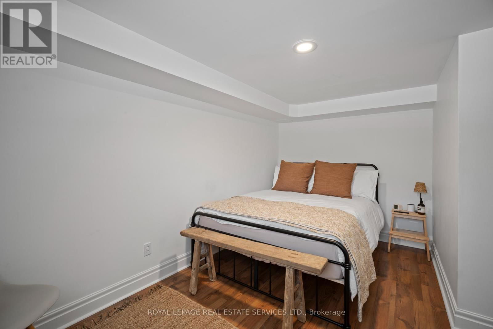 39 SOUTH KINGSLEA DRIVE Image 38