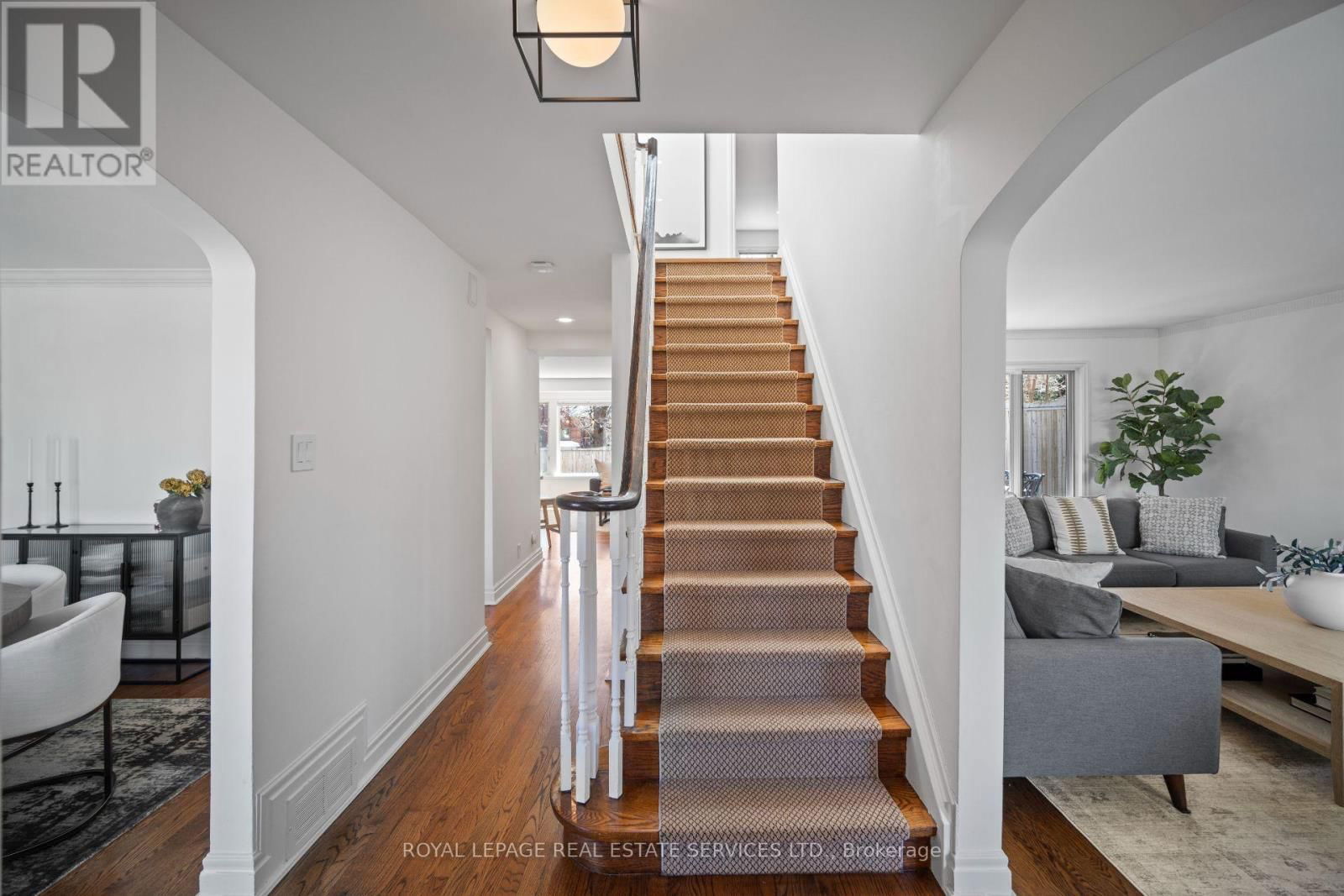 39 SOUTH KINGSLEA DRIVE Image 4