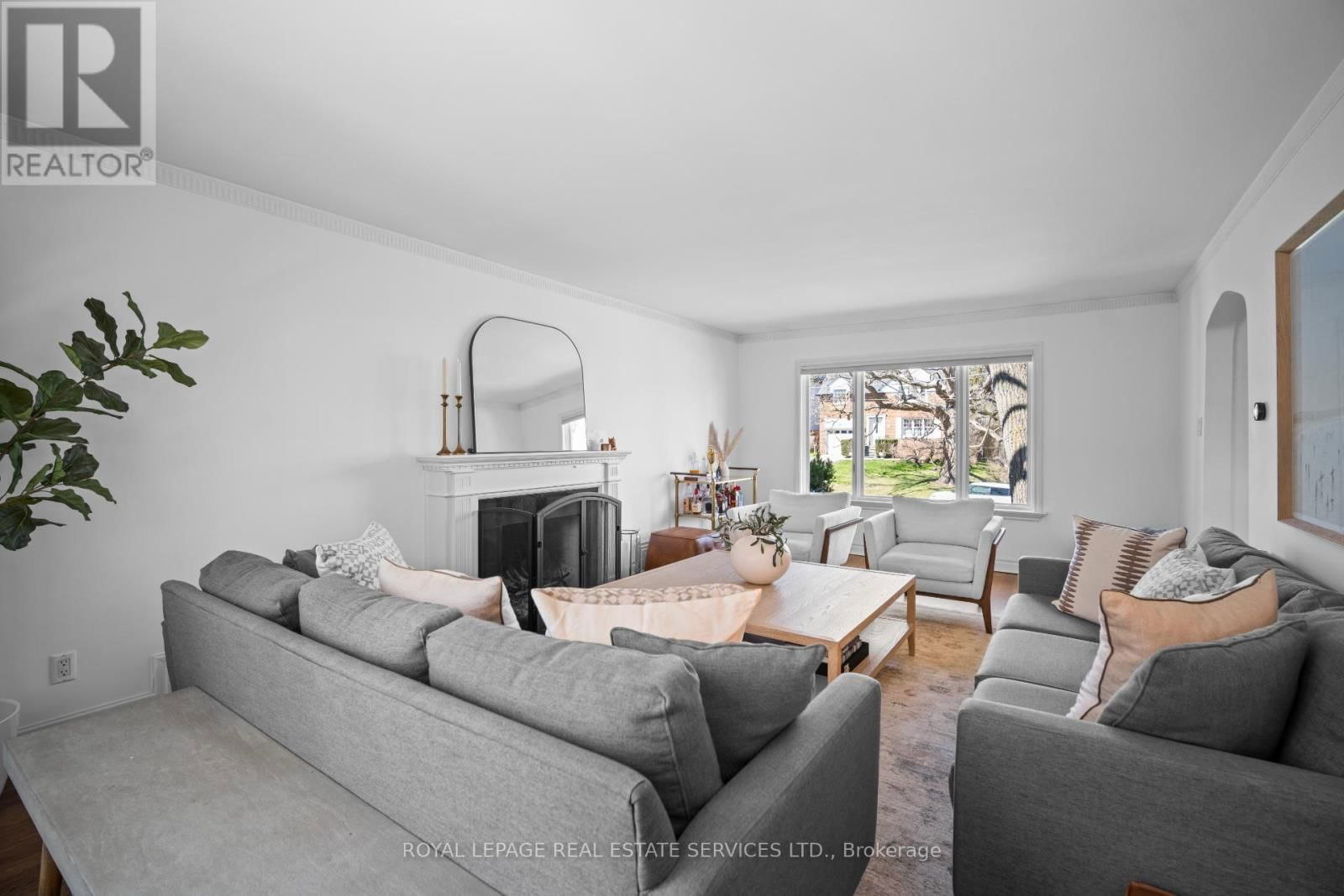 39 SOUTH KINGSLEA DRIVE Image 8