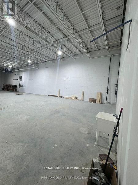 11 - 2074 STEELES AVENUE EAST Image 5