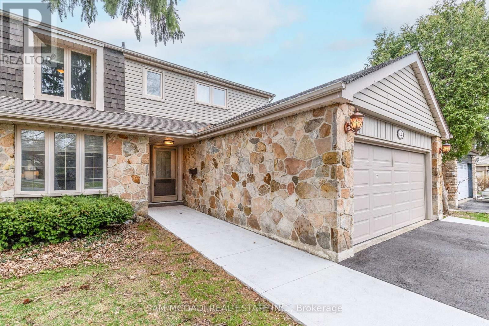 44 MADRID CRESCENT Image 2