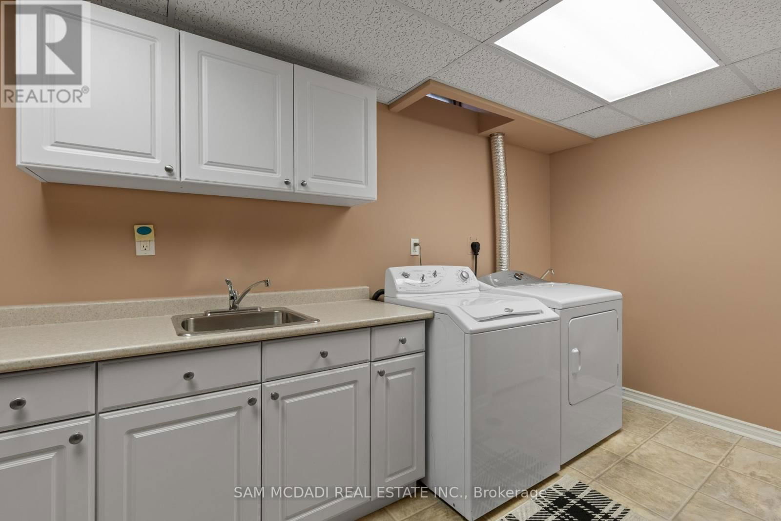 44 MADRID CRESCENT Image 30