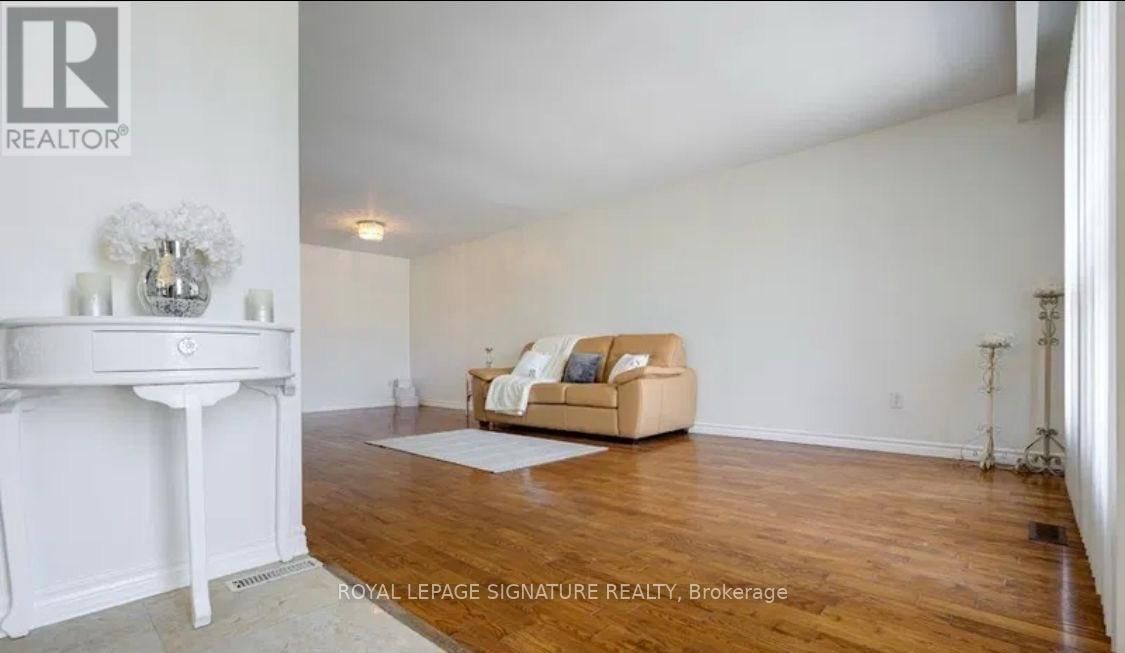 876 BLAIRHOLM AVENUE Image 10