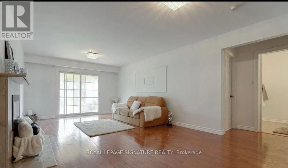 876 BLAIRHOLM AVENUE Image 2