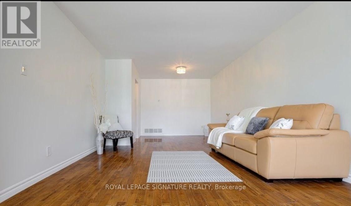 876 BLAIRHOLM AVENUE Image 4