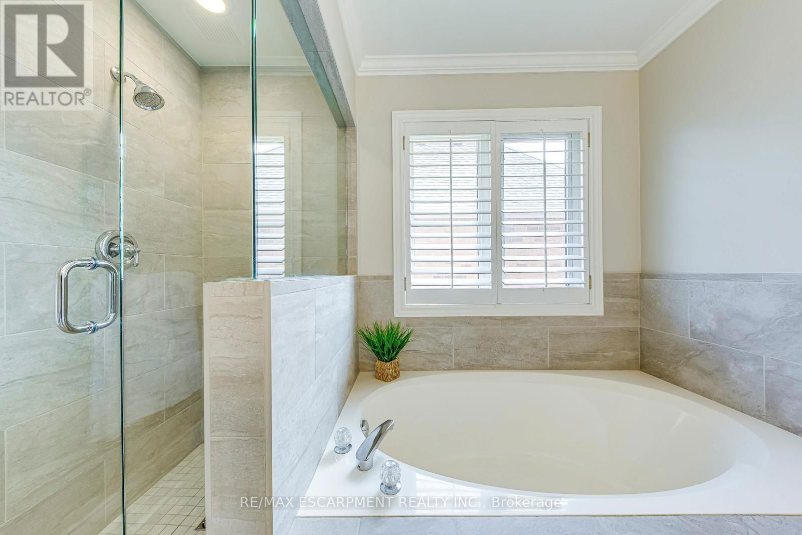 2375 ENNERDALE ROAD Image 25