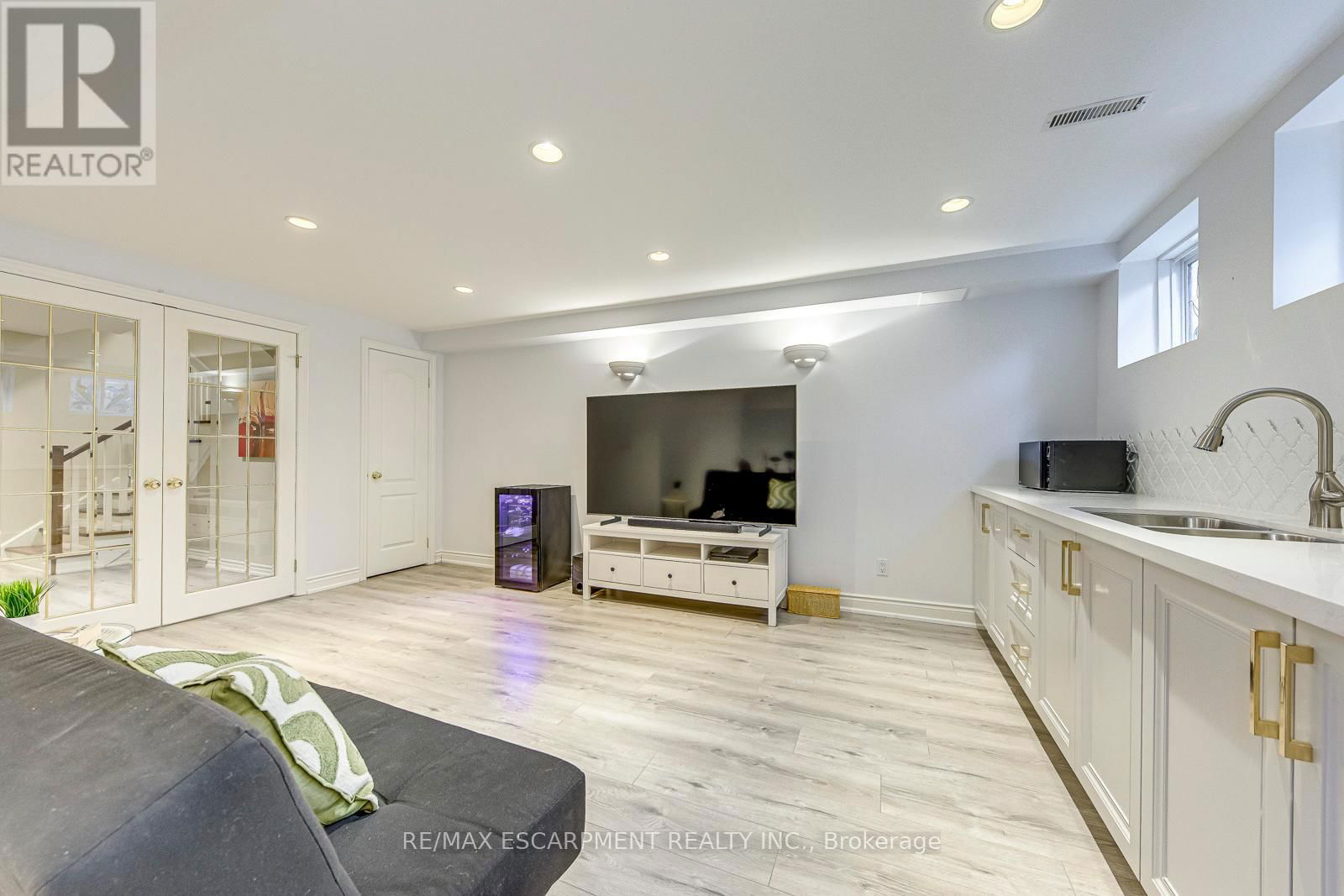 2375 ENNERDALE ROAD Image 34