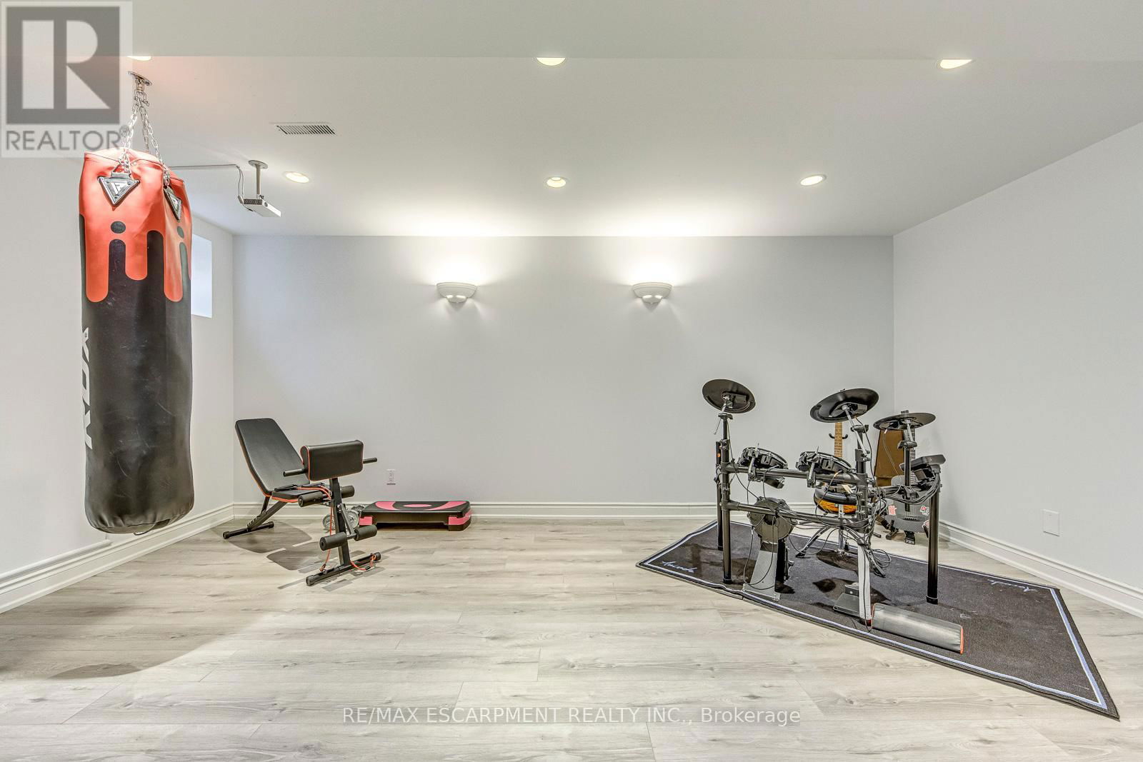 2375 ENNERDALE ROAD Image 35