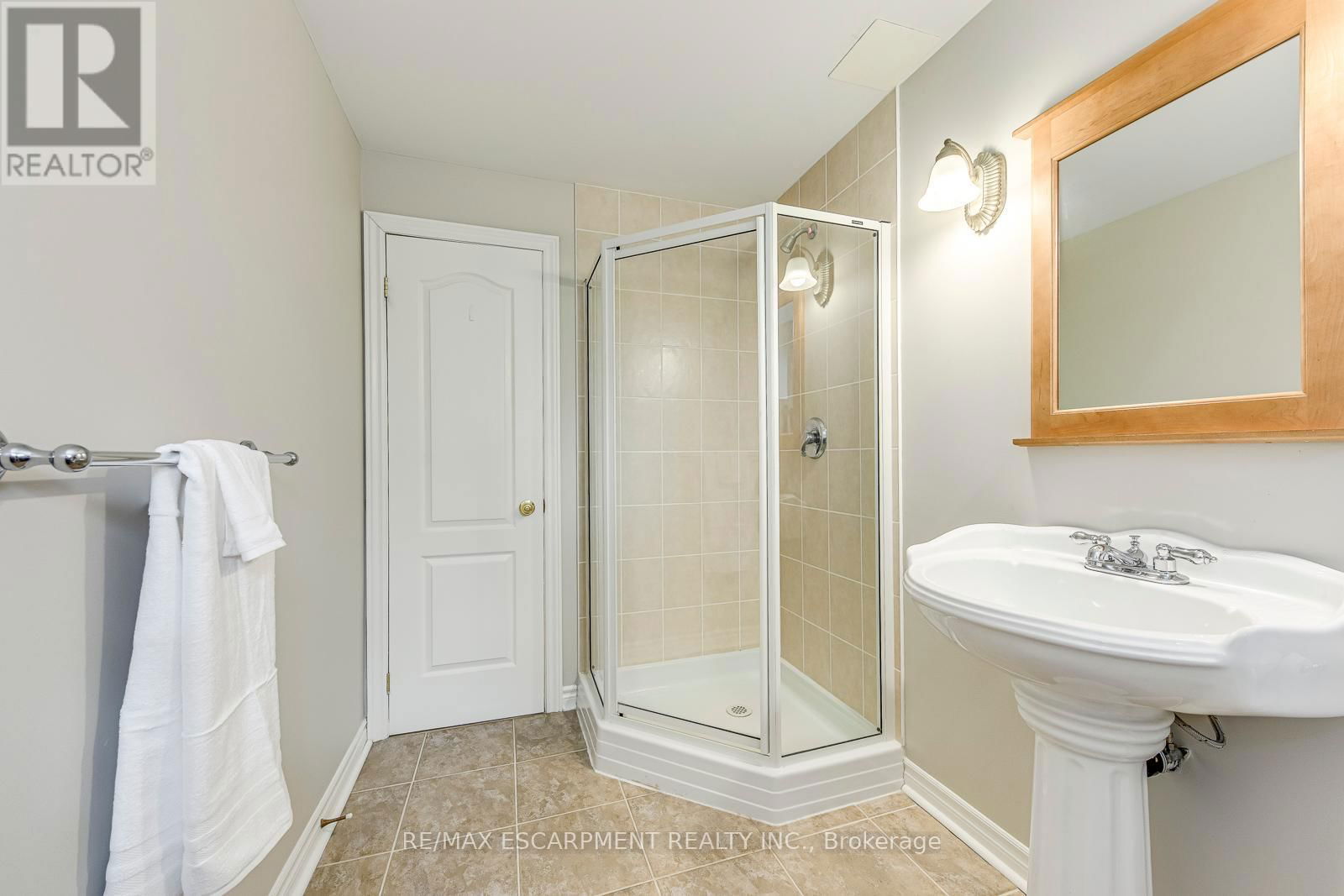 2375 ENNERDALE ROAD Image 39
