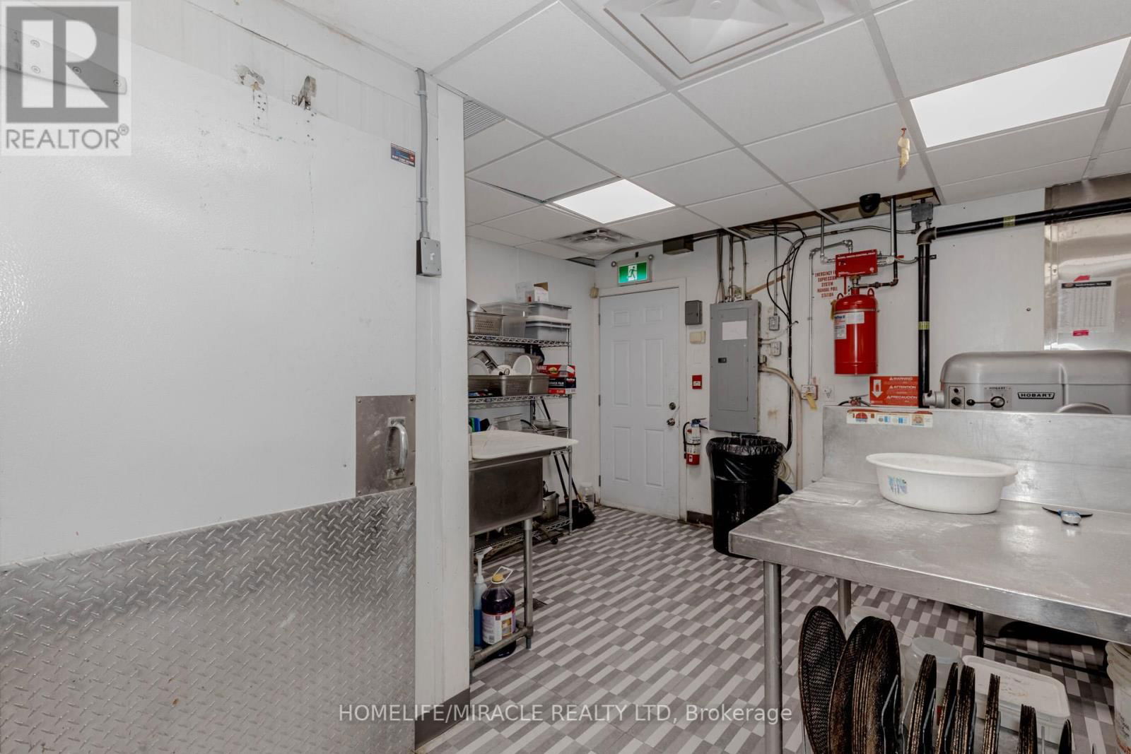 3005 ISLINGTON AVENUE Image 33