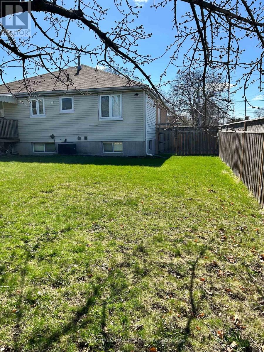 Lower - 63 LOCKERBIE AVENUE Image 22