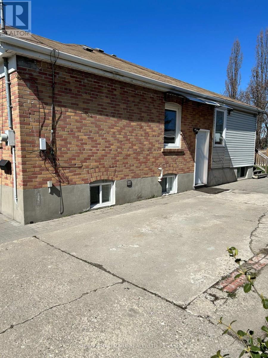Lower - 63 LOCKERBIE AVENUE Image 3