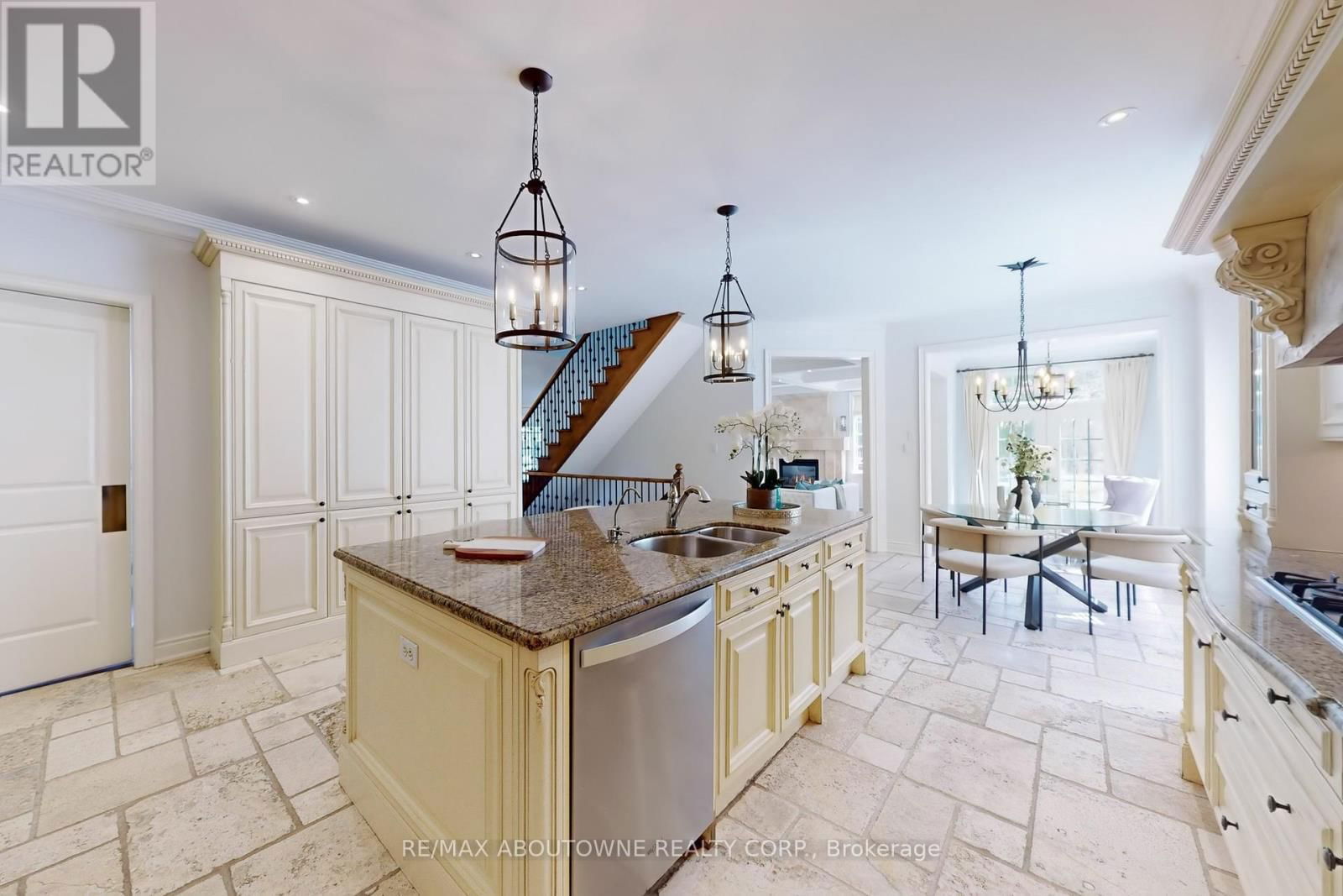 1175 RIVERBANK WAY Image 18