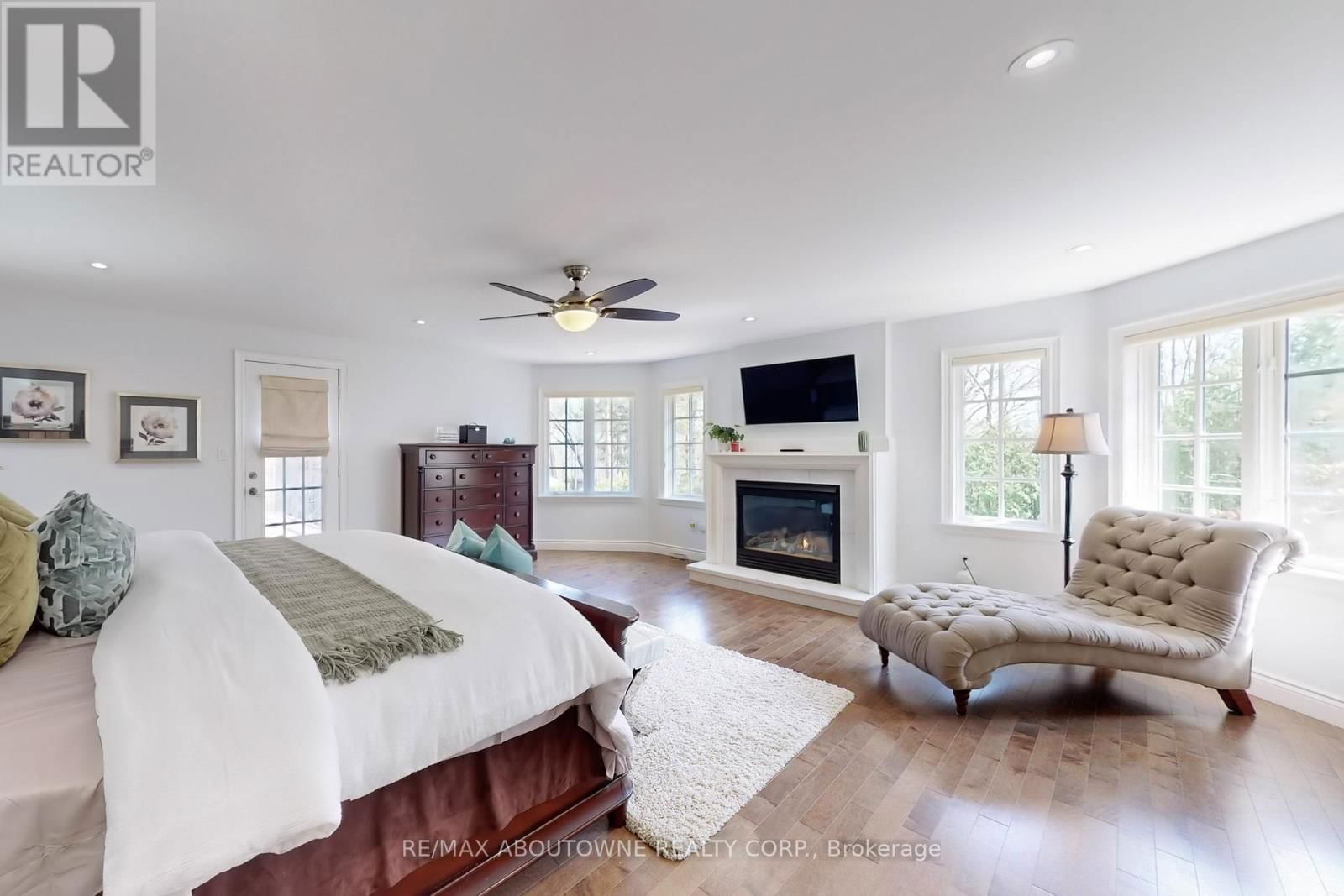 1175 RIVERBANK WAY Image 23