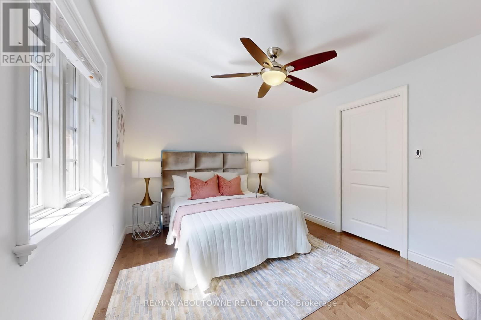1175 RIVERBANK WAY Image 35