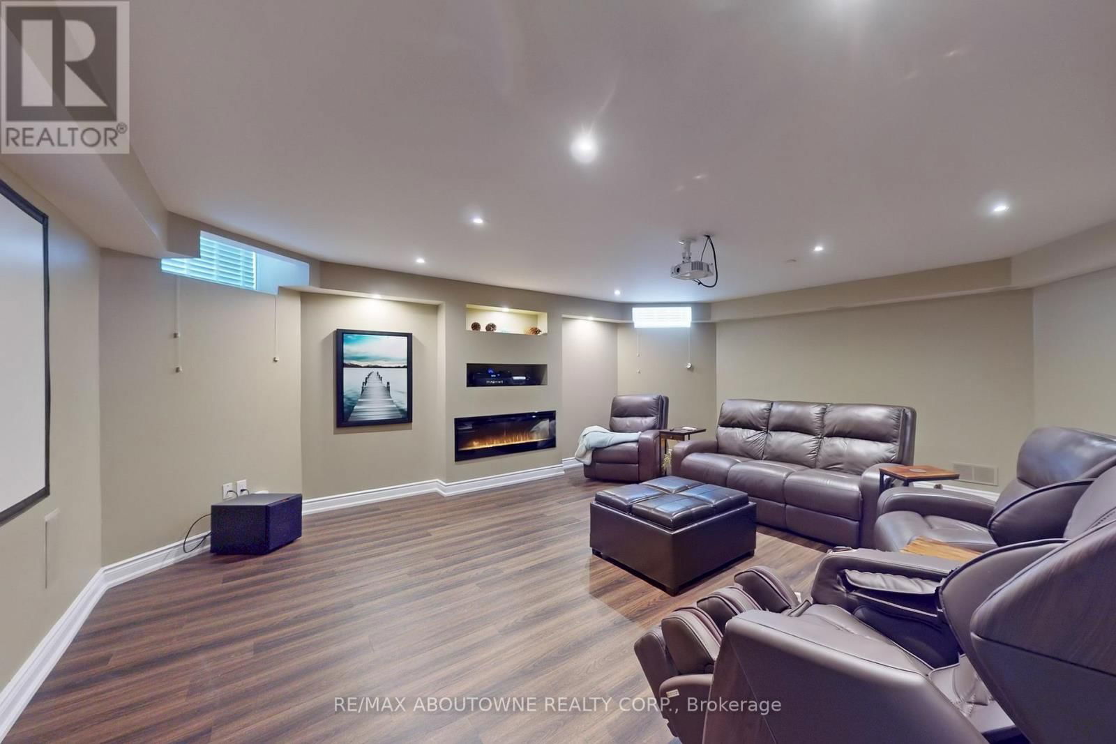 1175 RIVERBANK WAY Image 37